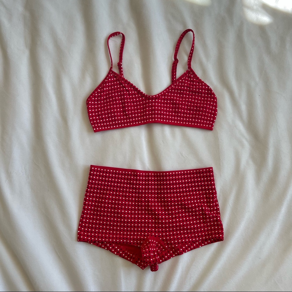 Fabletics Set- Hibiscus heart print Hudson Seamless Bralette & boyshort panty
